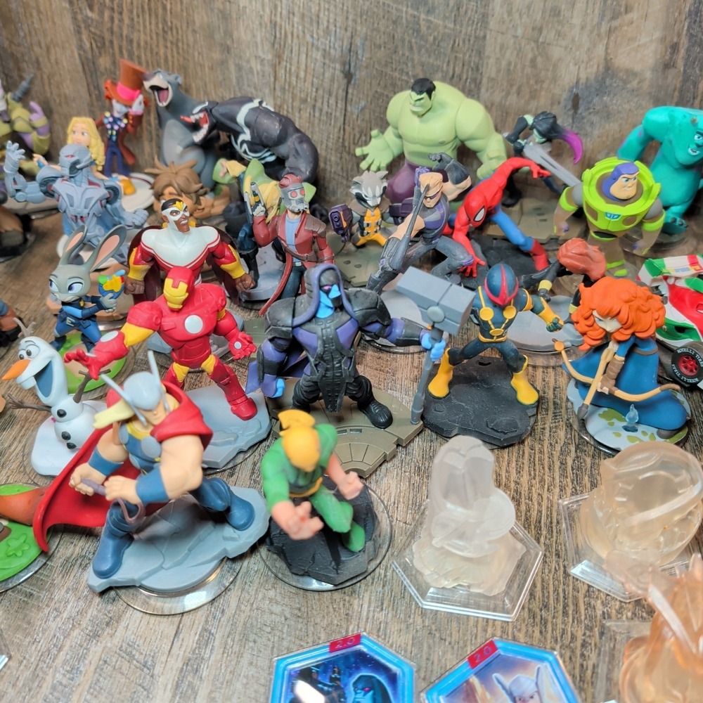 Disney Infinity 1.0 2.0 3.0 Xbox 360 Massive Lot Of 44 Figures 2 Portals+ Extras - Picture 11 of 13